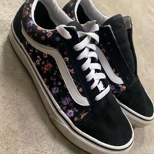 Vans Old Skool Women's  Black and Pink Floral Sneakers size 7.5